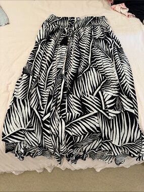 Rachel Zoe Black and White Textured Elastic Waist Skirt
